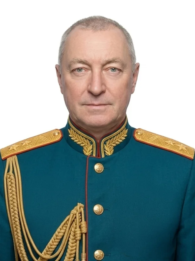 Парадная форма ВС РФ с аксельбантом